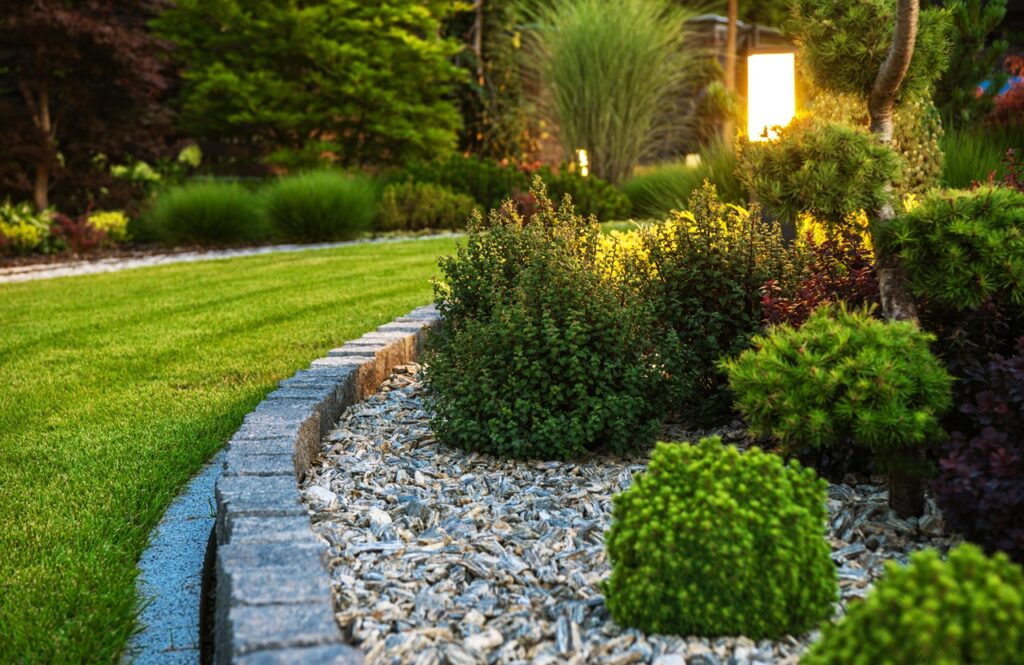 Parterre de fleurs de jardin aménagé par des professionnels