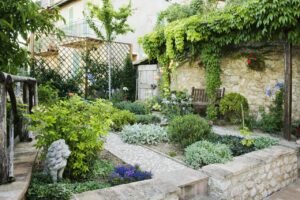 Optimiser l’aménagement d’un petit jardin : idées et astuces pour un espace réussi