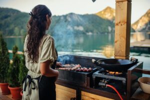 Quel barbecue choisir pour mettre dans une cuisine d’été ?
